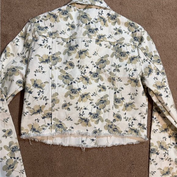 ⭐️ KanCan women’s Steven Floral Cropped Denim Jacket Size XS - Picture 5 of 6